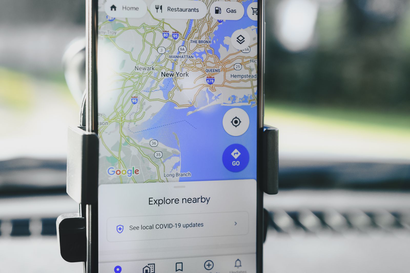 Celular com mapa e localização